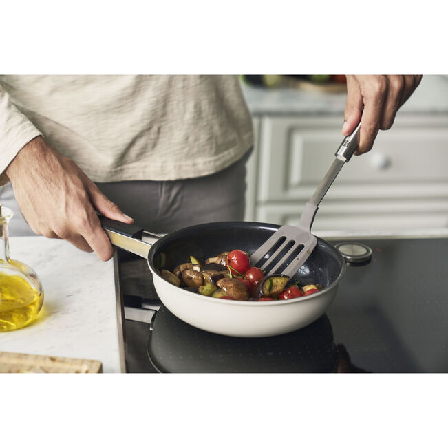 Zwilling PURE Ceramic Frying pan- 24cm Ivory White - Image 2